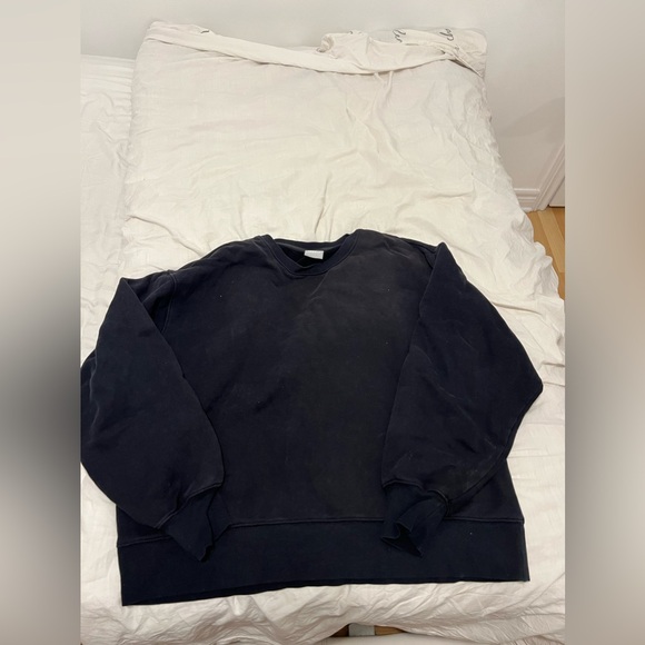 aritzia TNA Black Crewneck Sweater - Picture 3 of 3